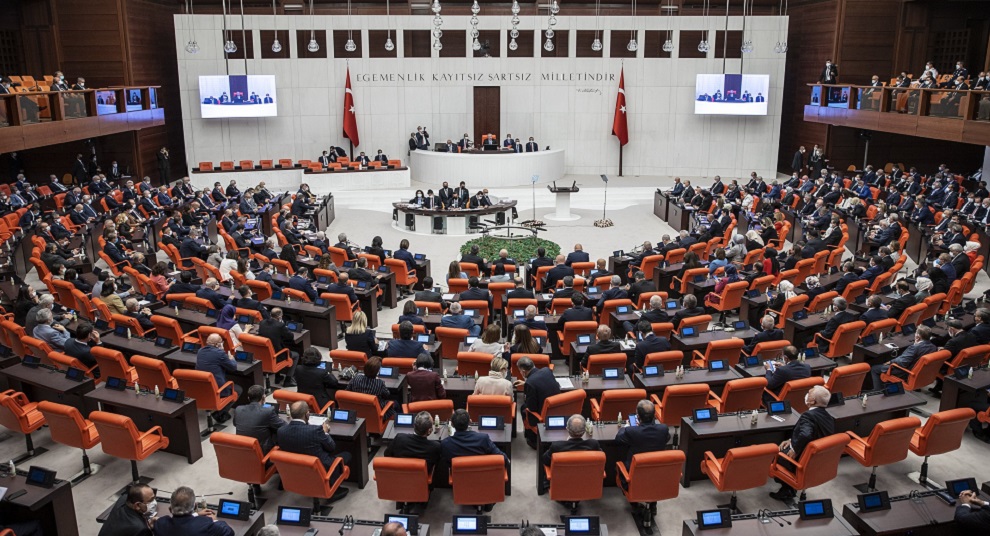 Turqia pritet te ratifikoje sot anetaresimin e Finlandes ne NATO